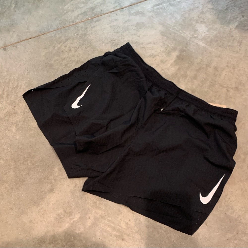 Mens 4” split Nike Aeroswift shorts